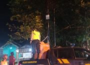Respon Cepat Polsek Karanganyar Kirim Air Bersih Malam Hari ke Puskesmas