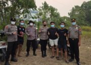 Polres Barito Utara dan Satgas Sespimma Polri Edukasi Warga Cegah Karhutla dan Bagi Masker Gratis