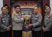 Delapan Hari Bertugas, Satgas Edukasi Karhutla Lemdiklat Polri Serahkan Plakat Kepada Polres Murung Raya
