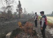 Satsamapta Polres Murung Raya Patroli Sasar Lokasi Karhutla Di Km 40 Desa Bahitom