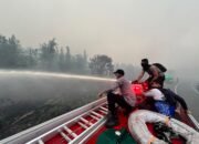Baru Menjabat Kapolres Barsel, AKBP Eko Mardianto Padamkan Titik Api di Kawasan Masimpun Letter S
