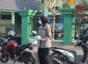 Wujud Kepedulian, Mahasiswa PTIK Bagikan Masker kepada Warga dan Pengendara