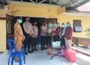 Peduli Kesehatan Personel, Puskesmas Mandomai Salurkan 8 Box Masker ke Polsek Kapuas Barat