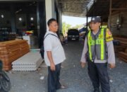 PERSONIL POLSEK PULAU PETAK LAKSANAKAN PATROLI DIALOGIS KE DESA-DESA WILAYAH KECAMATAN PULAU PETAK
