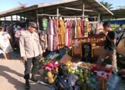 Pagi Hari di Pasar Sei Kayu, Bhabinkamtibmas Hadir Jaga Rasa Aman Warga