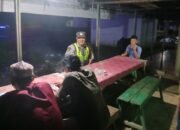 ANGGOTA POLSEK PULAU PETAK LAKSANAKAN PATROLI MALAM, GUNA MEWUJUDKAN KAMTIBMAS KONDUSIF DI WILAYAH KECAMATAN PULAU PETAK