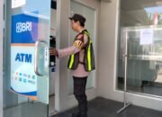 Patroli Siang Hari, Polsek Kapuas Barat Pastikan Objek Vital Mandomai Tetap Aman