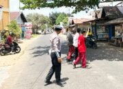 JAM PULANG SEKOLAH, PAMAPTA III POLRES SERUYAN TURUN KE JALAN JAGA KESELAMATAN PELAJAR