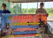 DALAM UPAYA PENCEGAHAN KEBAKARAN HUTAN DAN LAHAN, PERSONEL POLSEK PULAU PETAK SOSIALISASIKAN SANKSI PIDANA PELAKU KARHUTLA KE MASYARAKAT KECAMATAN PULAU PETAK
