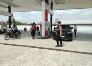 Pastikan Aktivitas Pelayanan Berjalan Tertib, Sat Samapta Polres Sukamara Pantau Keamanan di SPBU Sukamara