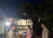Personel Polsek Kahut Pastikan Malam Tetap Kondusif Lewat Patroli Sambang Warga