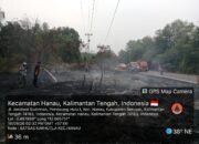 TEKAN RISIKO API MELUAS, POLSEK HANAU DAN TIM GABUNGAN PADAMKAN TITIK API DI KM 147