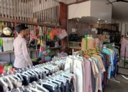 Personel Polsek Manuhing Beri Rasa Aman di Pusat Keramaian