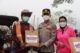 Polres Barito Utara Tebarkan Kebaikan lewat Jumat Berkah, Bagikan Sembako dan Makanan untuk Masyarakat