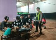 ANGGOTA POLSEK PULAU PETAK LAKSANAKAN PATROLI MALAM, GUNA MEWUJUDKAN KAMTIBMAS KONDUSIF DI WILAYAH KECAMATAN PULAU PETAK