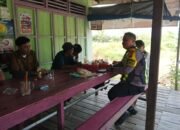 PERSONIL POLSEK PULAU PETAK LAKSANAKAN PATROLI DIALOGIS KE DESA-DESA WILAYAH KECAMATAN PULAU PETAK
