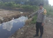 Pengecekan Sumber Air Dalam Penanggulangan Karhutla Oleh Personel Polsek Basarang