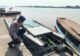 Satpolairud Polres Kapuas Cek Kelengkapan Alat Keselamatan kapal yang melintas DAS Kapuas